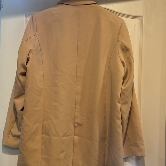 Trendy Plus Size Oversized Tan Blazer - Picture 9 of 9